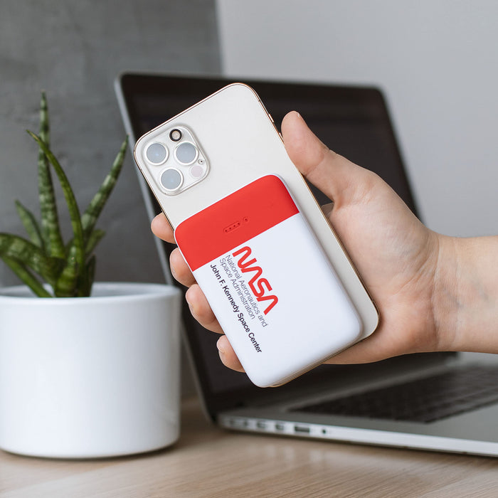 NASA Powerbank mit kabellosem Laden