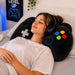 Gamepad Kissen aus Plüsch mit Steuerkreuz und bunten Knöpfen