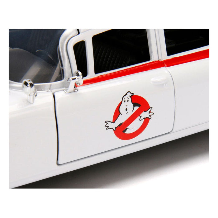 Ghostbusters Model Car ECTO-1 in 1/24 Scale
