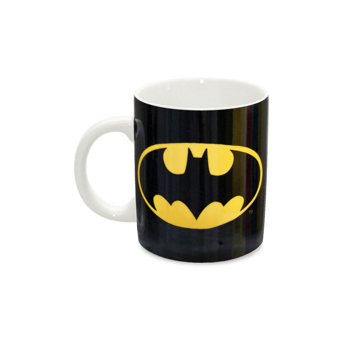 Taza de Batman con el logo del murciélago