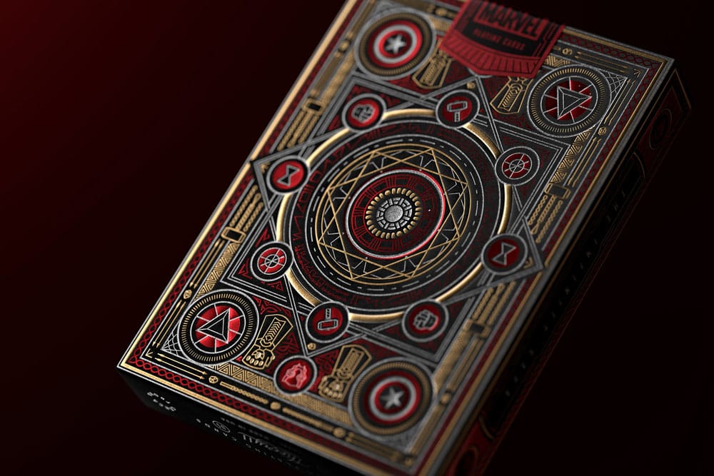 Avengers Infinity Saga Spielkarten Rot