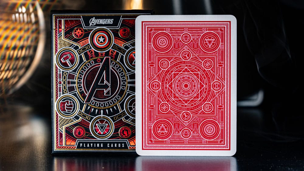 Avengers Infinity Saga Spielkarten Rot
